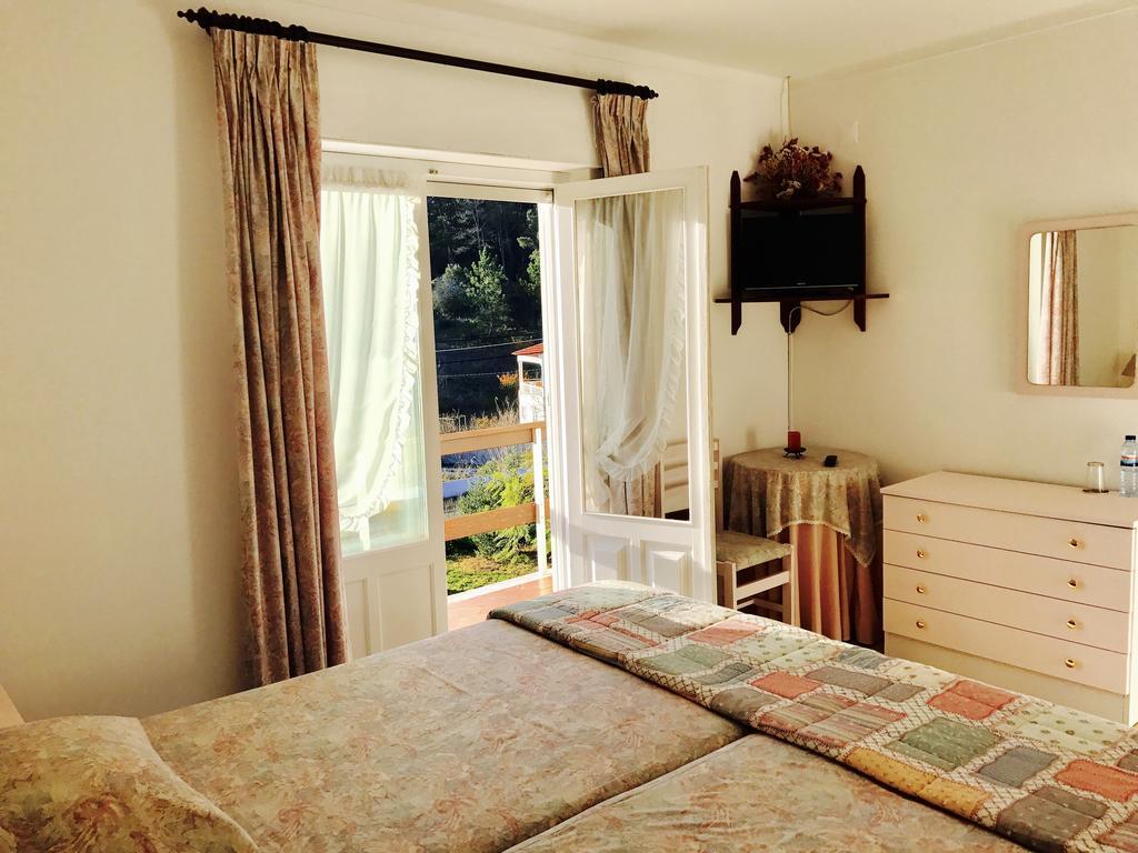 Porto Monte Bed and Breakfast Maceira  Exteriör bild